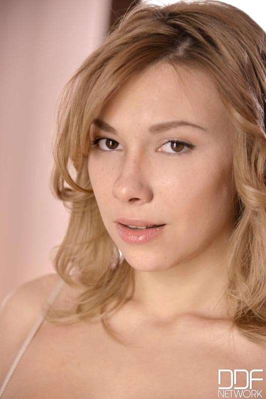 Newcomer Dazzles Us